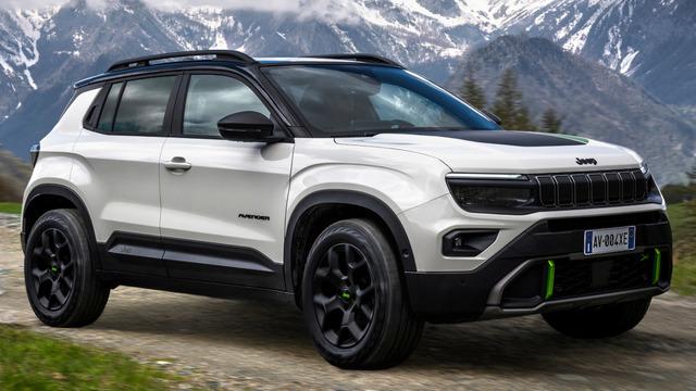 Jeep, &Ccedil;ok Sevilen Avenger'ın 4 &Ccedil;eker Versiyonunu T&uuml;rkiye'ye Getirdi: İşte Fiyatı!