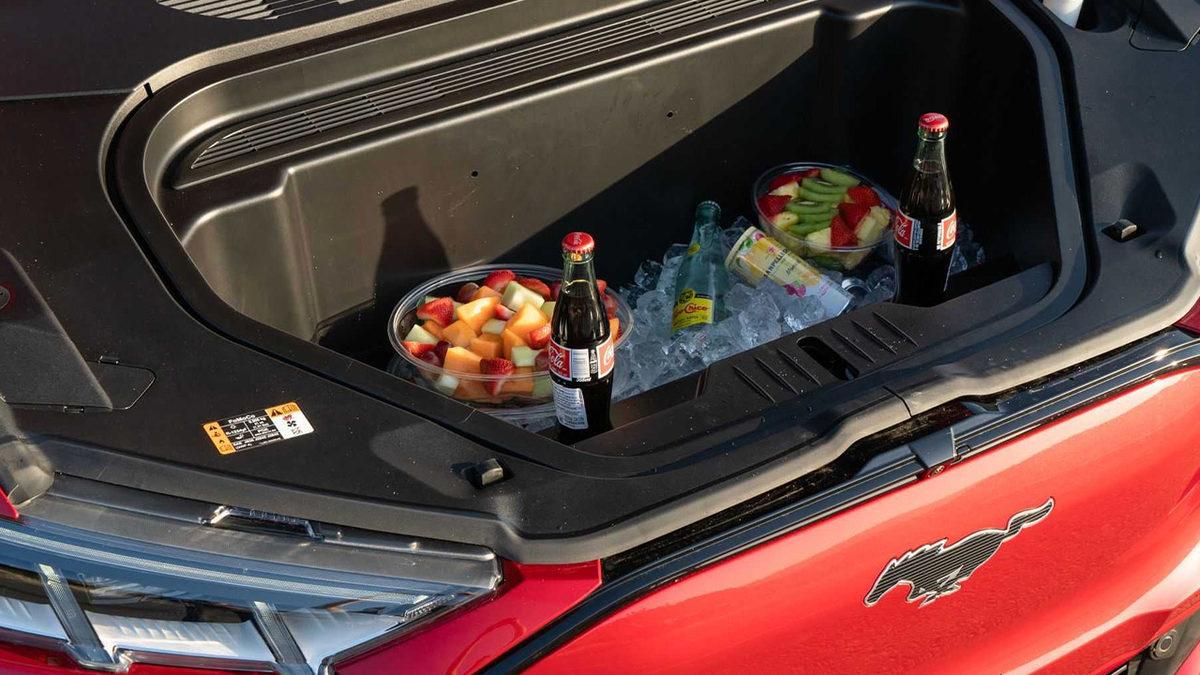 Ford Mustang Mach-E’de Ön Bagaj Dönemi Değişiyor: Frunk Artık Ücretli Opsiyon Olacak - Görsel 1