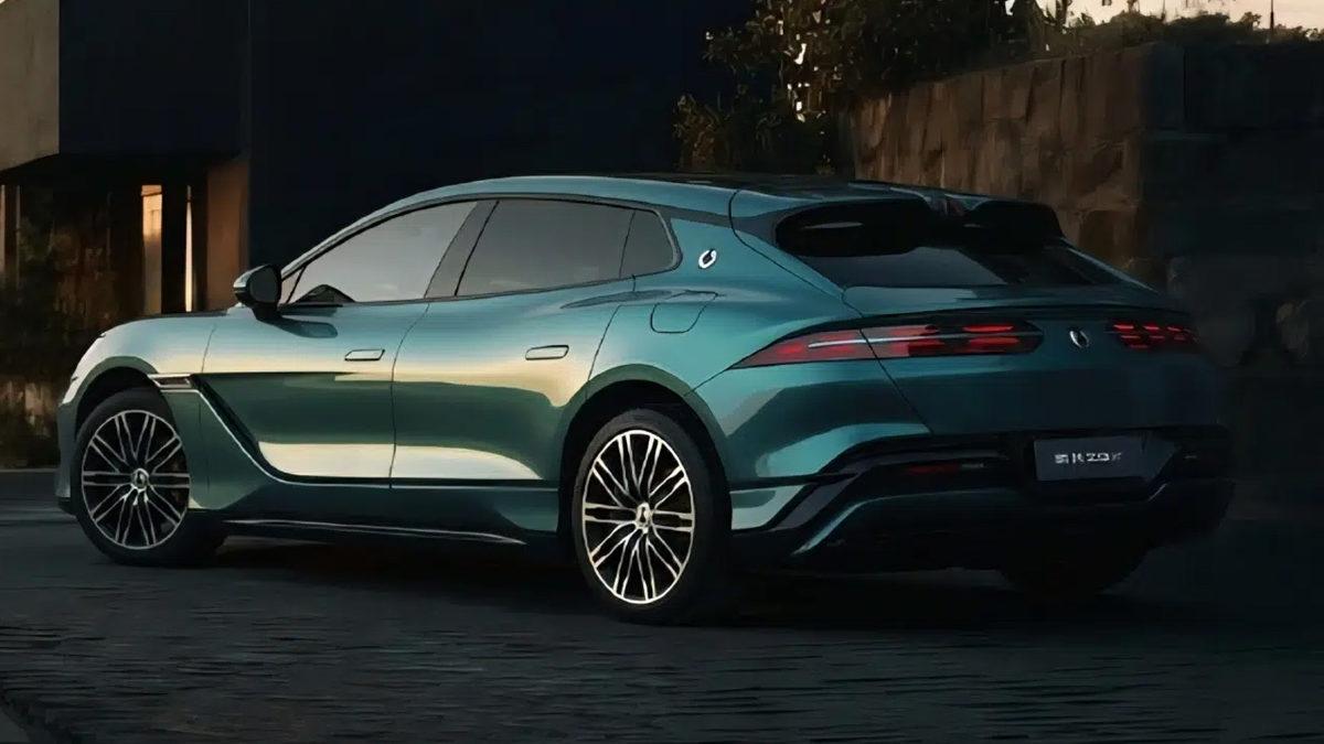 BYD Denza Z9 GT Sahneye Çıktı: 1.036 km Menzilli Elektrikli Station Wagon ve Fişli Hibrit Seçeneği - Görsel 3