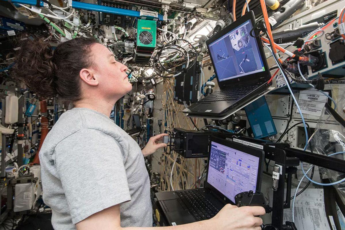 NASA Astronotlarının Kullandığı HP ZBook Fury G9: Uzayda Kullanılan Canavar Bilgisayarın Özellikleri ve Fiyatı 21 iss057e074507