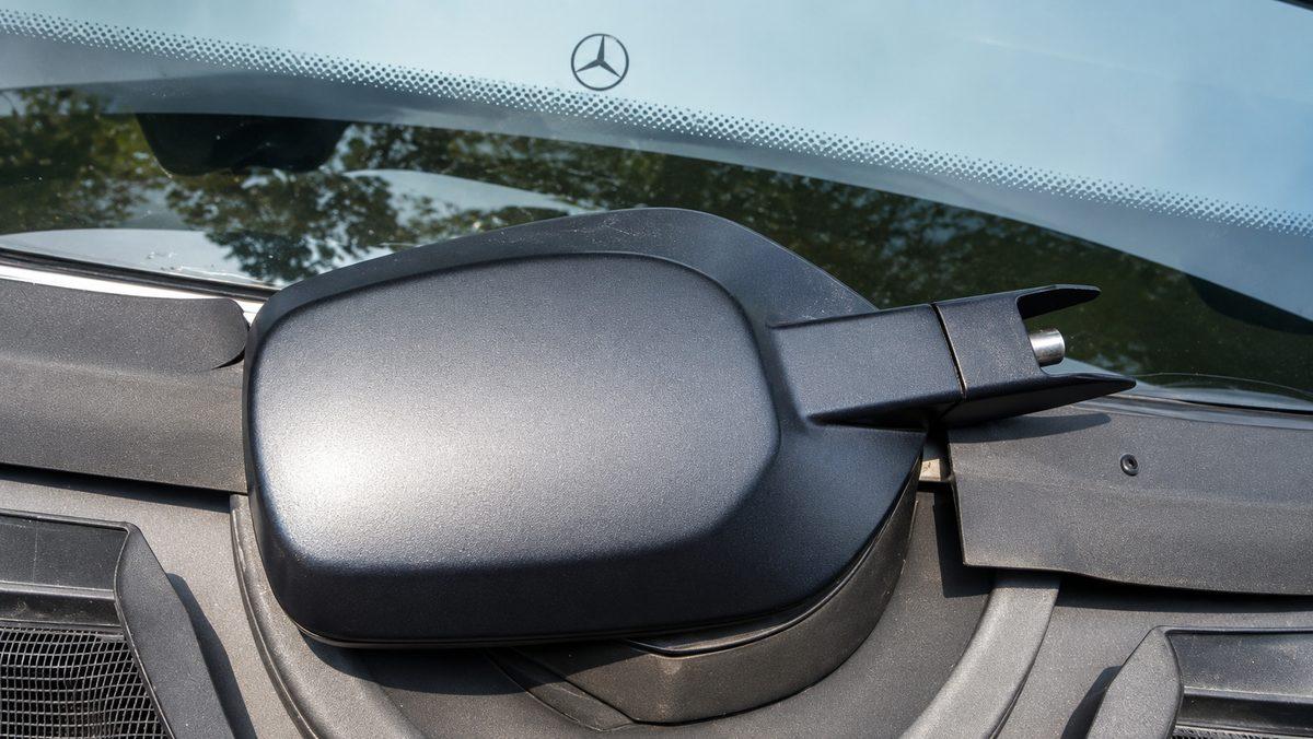 Boşuna 'Yıldız' Değil: Mercedes'lerdeki Mühendislik Harikası Silecek Detayı - Görsel 3