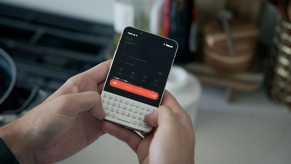 Eski Telefon Klavyelerini Özleyenlerin Yeni Gözdesi Minimal Phone 2 Tanıtıldı: İşte Özellikleri ve Fiyatı! 21 Eski Telefon Klavyelerini Özleyenlerin Yeni Gözdesi Minimal Phone 2 Tanıtıldı: İşte Özellikleri ve Fiyatı! - Görsel 4