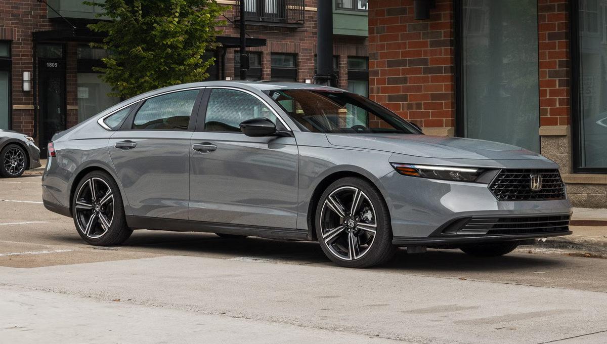 Türkiye'de En Çok Satanlar Arasında Kaybolan Otomobiller: 2026 Yılıın Düşük Satışlı Modelleri 33 Honda Accord